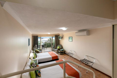 Sunlit Waters Studio Apartments - Accommodation Perth 24