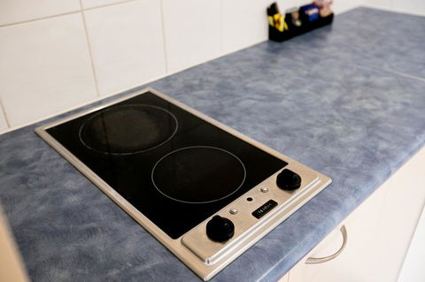Sunlit Waters Studio Apartments - Accommodation Perth 35