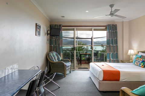 Sunlit Waters Studio Apartments - Accommodation Perth 10