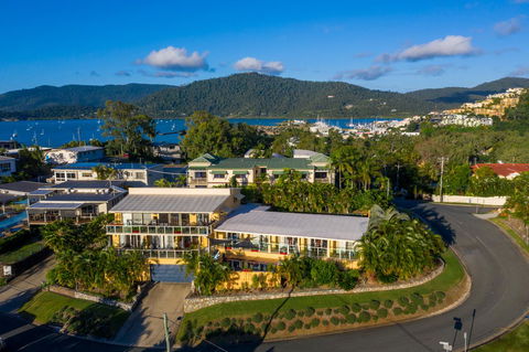 Sunlit Waters Studio Apartments - Accommodation Perth 6