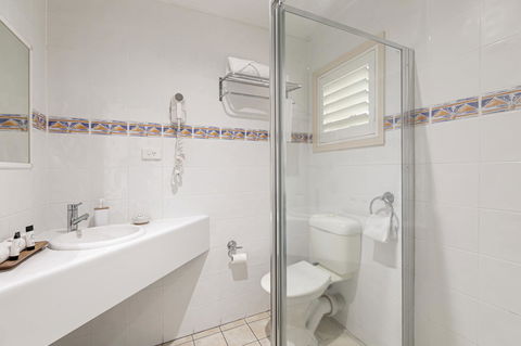 Sunlit Waters Studio Apartments - Accommodation Perth 20