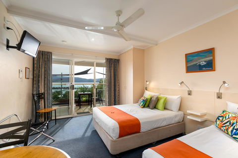 Sunlit Waters Studio Apartments - Accommodation Perth 19