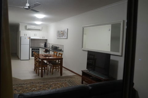 Airlie Seaview Apartments - Accommodation Perth 8