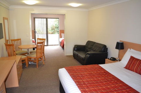 Comfort Inn Grammar View - Perth Resorts 13