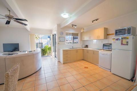 Airlie Apartments - Accommodation Perth 12