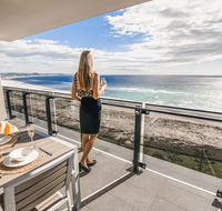 Iconic Kirra Beach Resort - Accommodation Perth