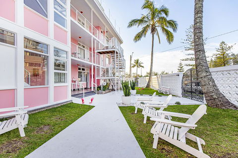 The Pink Hotel Coolangatta - Accommodation Perth 0