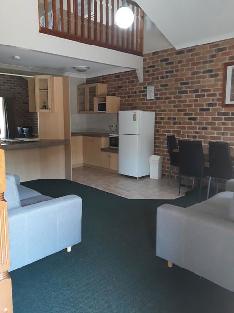 Country Gardens Motor Inn - Perth Resorts 1