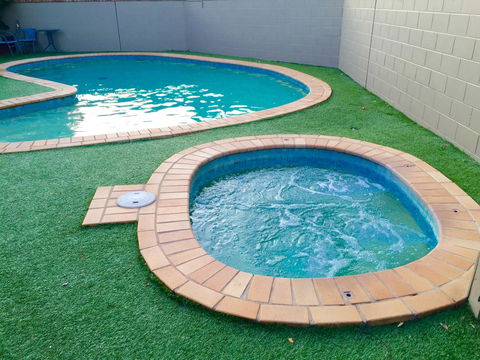 Country Gardens Motor Inn - Perth Resorts 9