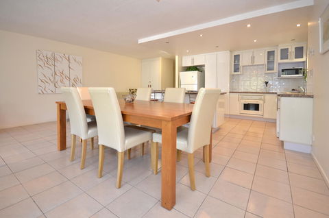 Raintrees Moffat Beach - Accommodation Perth 5
