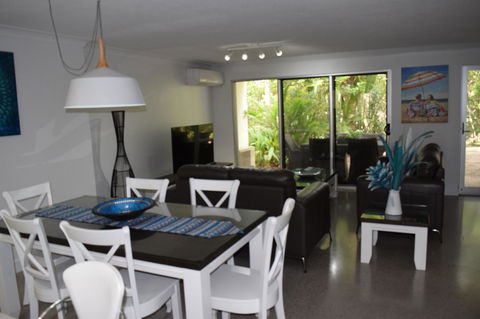 Raintrees Moffat Beach - Accommodation Perth 12