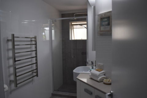 Raintrees Moffat Beach - Accommodation Perth 9