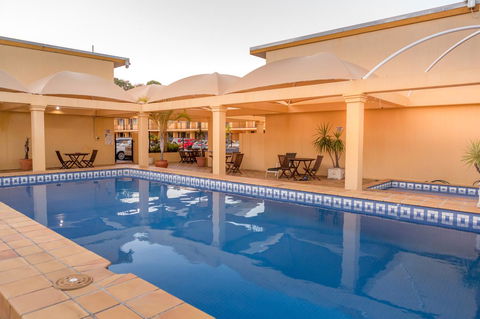 The Robert Towns - Accommodation Perth 6