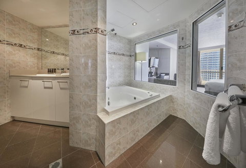 Novotel Surfers Paradise - Accommodation Perth 10