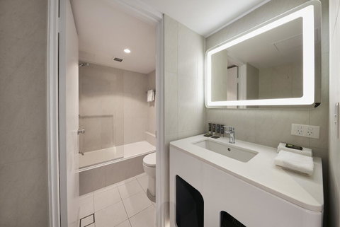 Novotel Surfers Paradise - Accommodation Perth 13