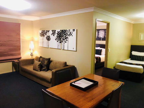 Ambassador On Ruthven - Accommodation Perth 39