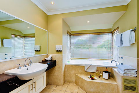 Ambassador On Ruthven - Accommodation Perth 21