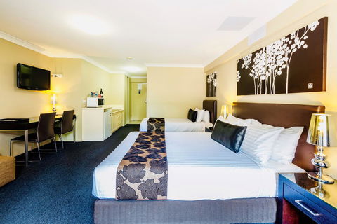 Ambassador On Ruthven - Accommodation Perth 3