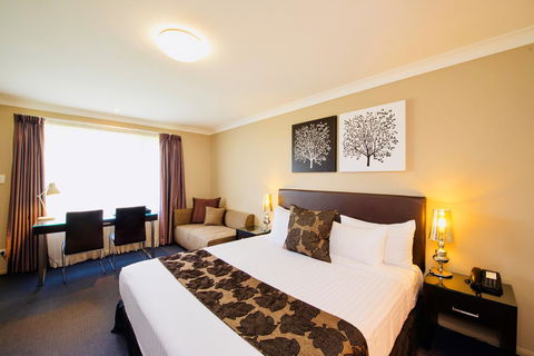 Ambassador On Ruthven - Accommodation Perth 0