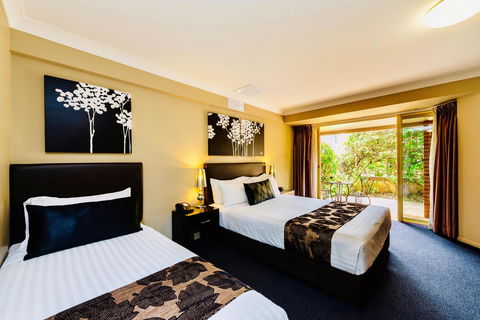 Ambassador On Ruthven - Accommodation Perth 1