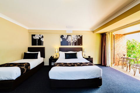 Ambassador On Ruthven - Accommodation Perth 15