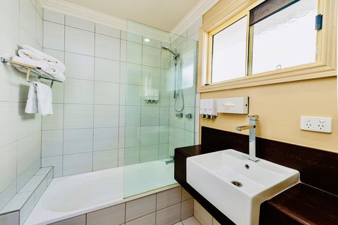 Ambassador On Ruthven - Accommodation Perth 29