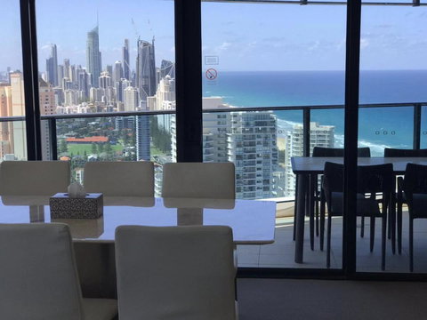 Luxury 3 Bedroom In Heart Of Broadbeach - Accommodation Perth 12