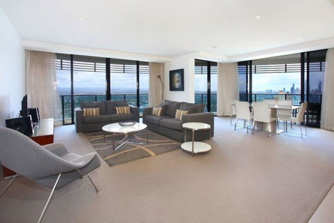 Luxury 3 Bedroom In Heart Of Broadbeach - Accommodation Perth 3