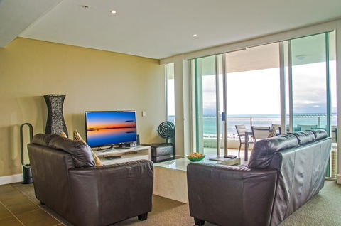 Kirra Surf Apartments - Accommodation Perth 32