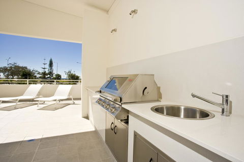 Kirra Surf Apartments - Accommodation Perth 35