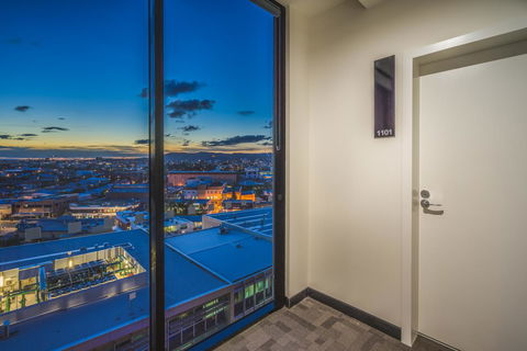 Arena Apartments By CLLIX - Accommodation Perth 15
