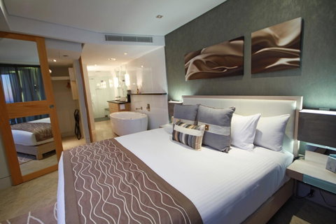 Oceans Mooloolaba - Accommodation Perth 14
