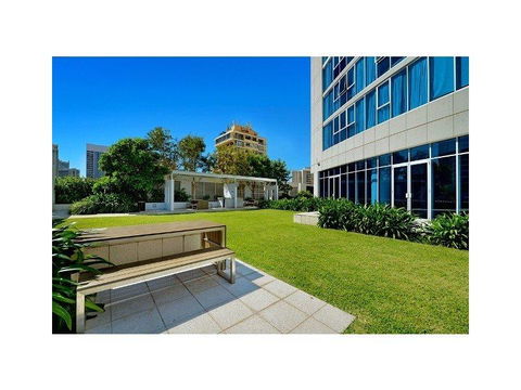 H Star Residences-- Paradise Stayz - Perth Resorts 7