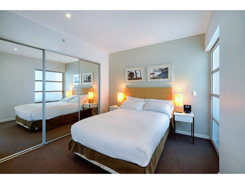 H Star Residences-- Paradise Stayz - Perth Resorts 8