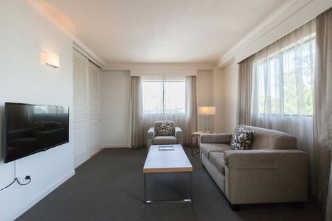 Central Cosmo Apartment Hotel - Accommodation Perth 5