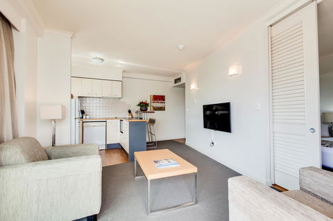 Central Cosmo Apartment Hotel - Accommodation Perth 31
