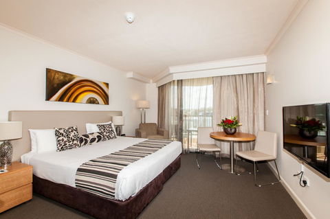 Central Cosmo Apartment Hotel - Accommodation Perth 1