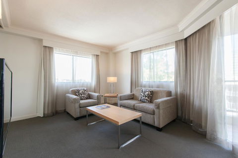 Central Cosmo Apartment Hotel - Accommodation Perth 14