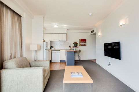 Central Cosmo Apartment Hotel - Accommodation Perth 30