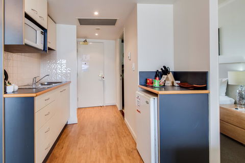 Central Cosmo Apartment Hotel - Accommodation Perth 26
