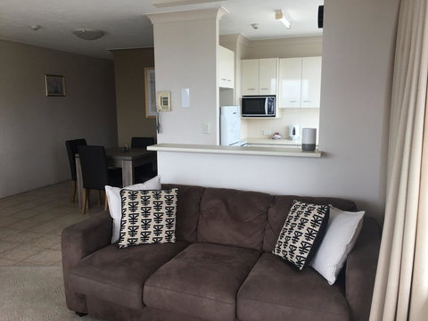 Burleigh Beach Tower - Perth Resorts 1