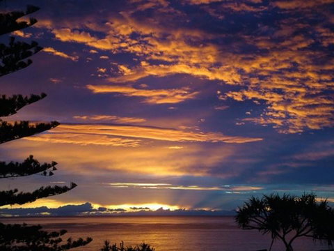 Burleigh Beach Tower - Perth Resorts 13