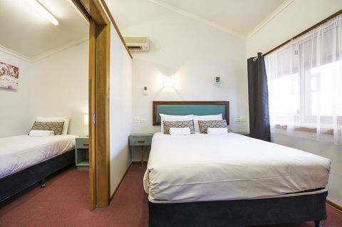 Downs Motel - Perth Resorts 9