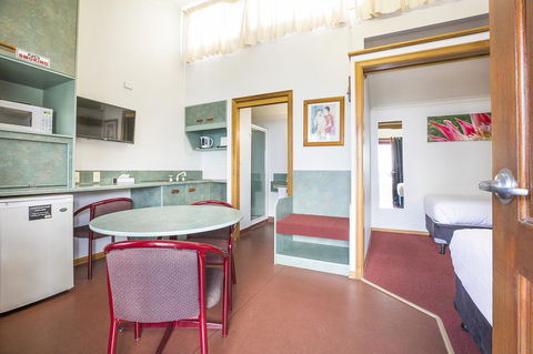 Downs Motel - Perth Resorts 11