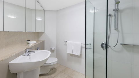 Oaks Brisbane On Felix Suites - Accommodation Perth 10