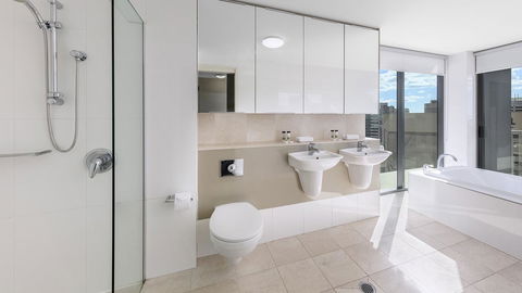 Oaks Brisbane On Felix Suites - Accommodation Perth 9
