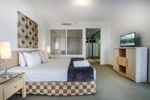 Ultra Broadbeach - Accommodation Perth 37