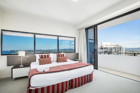 Ultra Broadbeach - Accommodation Perth 16