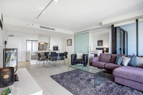 Ultra Broadbeach - Accommodation Perth 44