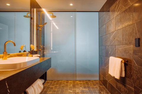 Eatons Hill Hotel - Accommodation Perth 20